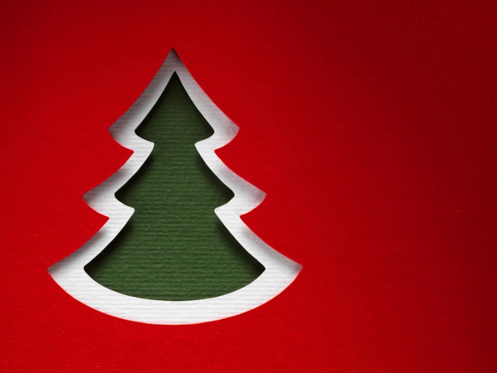 Faire des découpages de papier pour Noël