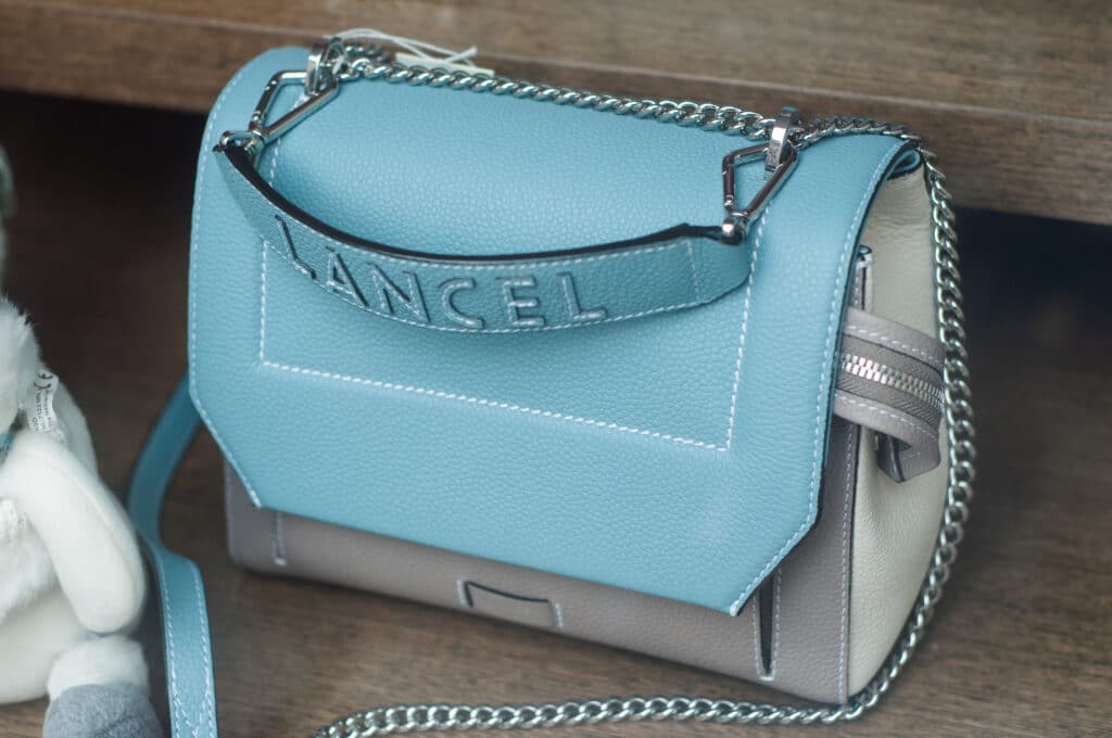Comment choisir le sac bandoulière le plus adapté pour une femme ?