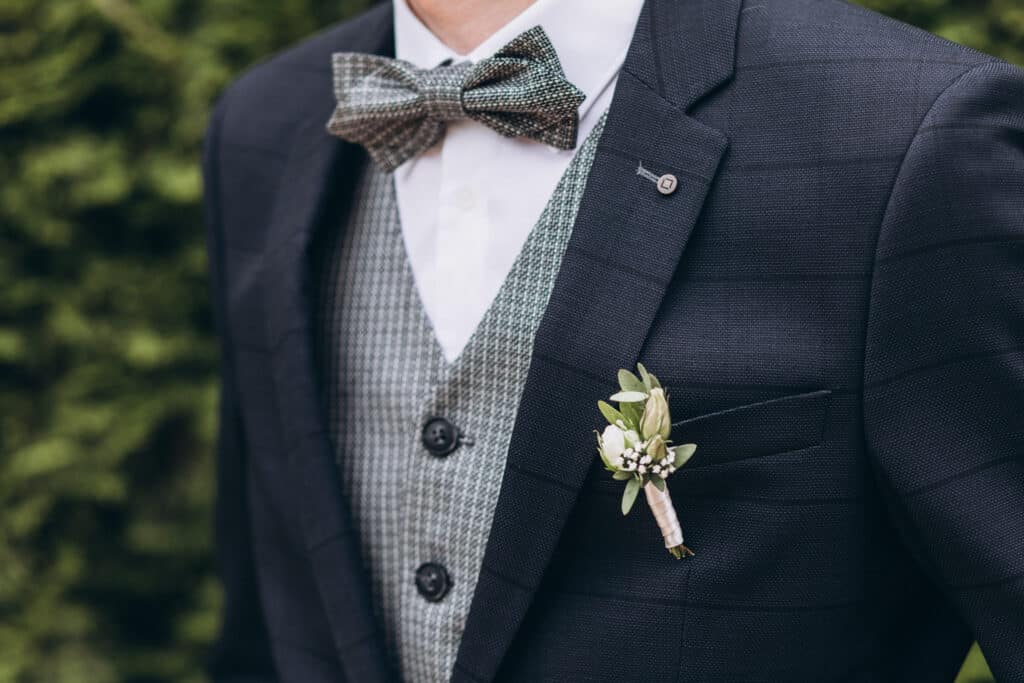 Un costume de mariage : il est composé de quelles pièces ?