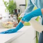Quelles sont les différentes tâches que l’on peut demander à une femme de ménage ?