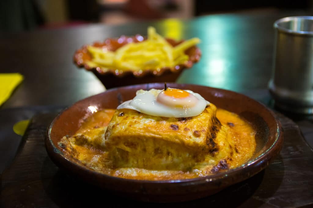 Gastronomie à porto : la Francesinha