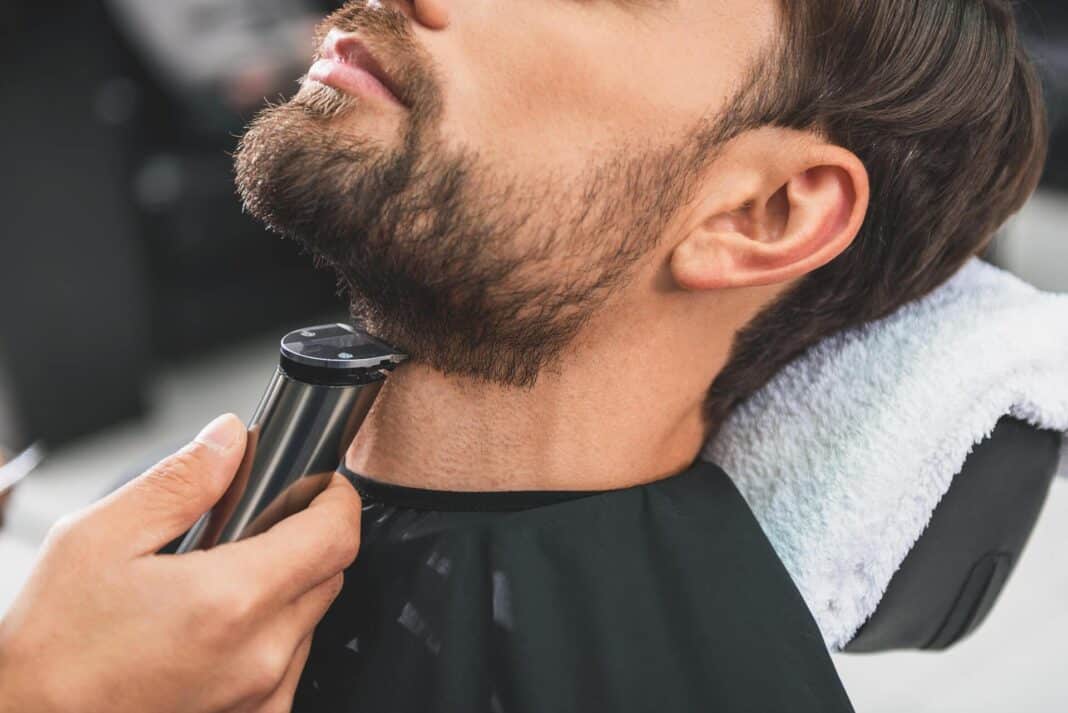 Guide ultime pour faire le bon choix de sa tondeuse à barbe professionnelle