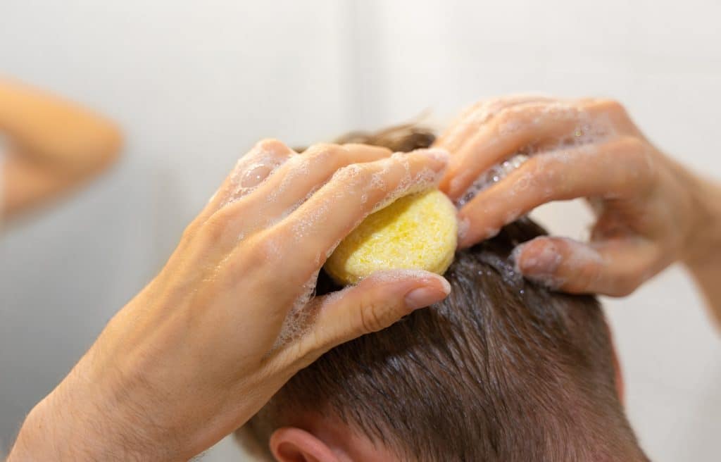 L’application sur les cheveux